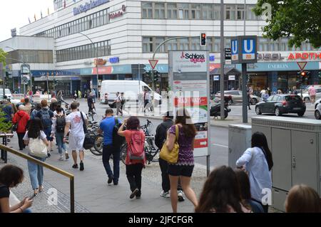 Berlin, Deutschland - 1. Juli 2022 - Grunewaldstraße im Ort Steglitz. (Markku Rainer Peltonen) Stockfoto