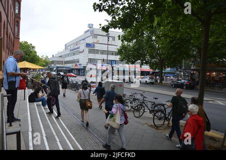 Berlin, Deutschland - 1. Juli 2022 - Grunewaldstraße im Ort Steglitz. (Markku Rainer Peltonen) Stockfoto