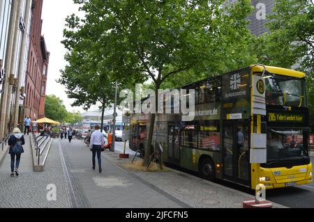 Berlin, Deutschland - 1. Juli 2022 - Grunewaldstraße im Ort Steglitz. (Markku Rainer Peltonen) Stockfoto