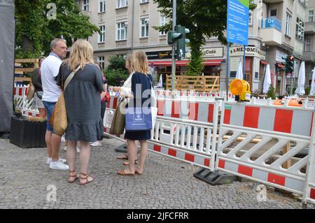 Berlin, Deutschland - 1. Juli 2022 - Grunewaldstraße im Ort Steglitz. (Markku Rainer Peltonen) Stockfoto