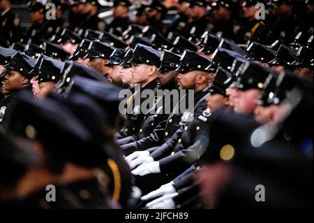 New York, USA . 01.. Juli 2022. 1. Juli 2022, New York City, New York, USA: Absolventen der Graduiertenakademie der New York City Police Department (NYPD). (Bild: © Michael Brochstein/ZUMA Press Wire) Bild: ZUMA Press, Inc./Alamy Live News Stockfoto