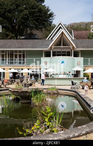 Gesamtansicht des Cafés und Restaurants des Botanischen Gartens Ventnor auf der Isle of Wight. Stockfoto