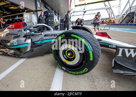 Silverstone, Großbritannien, 01.. Juli 2022, George Russell aus Großbritannien tritt für Mercedes AMG an. Training, Runde 10 der Formel-1-Meisterschaft 2022. Kredit: Michael Potts/Alamy Live Nachrichten Stockfoto