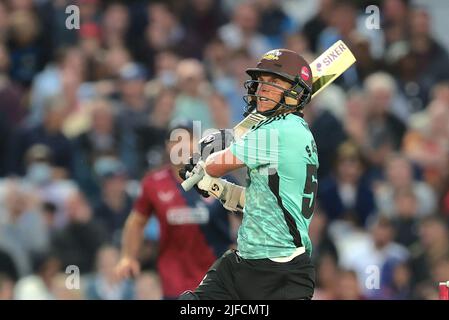 London, Großbritannien. 01.. Juli 2022. 1. Juli 2022. London, Großbritannien. Sam Curran klatsch, als Surrey Kent beim Cricket-Match Vitality T20 Blast beim Kia Oval in die Rolle nimmt. David Rowe/ Alamy Live News. Kredit: David Rowe/Alamy Live Nachrichten Stockfoto