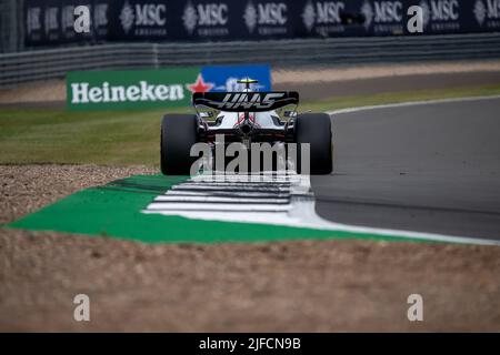 Silverstone, Großbritannien, 01.. Juli 2022, Mick Schumacher aus Deutschland startet für Haas F1 . Training, Runde 10 der Formel-1-Meisterschaft 2022. Kredit: Michael Potts/Alamy Live Nachrichten Stockfoto