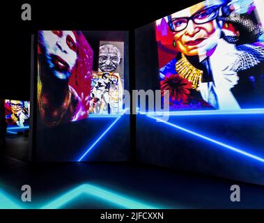 Los Angeles, Kalifornien, USA. 01.. Juli 2022. Das von DER LUME Los Angeles präsentierte Street ART ALIVE Immersive Experience zeigt die Kunst von mehr als 200 Street Artists aus aller Welt.(Bildquelle: © Brian Cahn/ZUMA Press Wire) Bildquelle: ZUMA Press, Inc./Alamy Live News Stockfoto