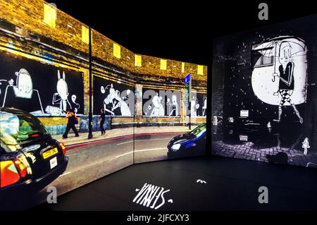 Los Angeles, Kalifornien, USA. 01.. Juli 2022. Das von DER LUME Los Angeles präsentierte Street ART ALIVE Immersive Experience zeigt die Kunst von mehr als 200 Street Artists aus aller Welt.(Bildquelle: © Brian Cahn/ZUMA Press Wire) Bildquelle: ZUMA Press, Inc./Alamy Live News Stockfoto