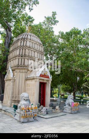 Ayutthaya Thailand 5. Jun 2022: Der Ho Hem Monthian Thewarat (Shrine Golden Palace, König der Götter) im Bang Pa-in Palast. Stockfoto