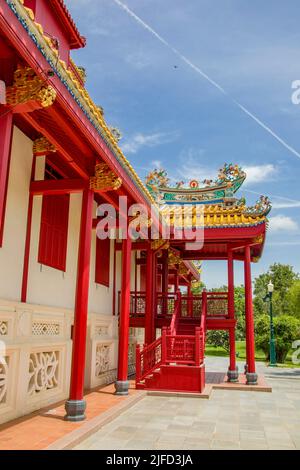 Phra Thinang Wehart Chamrun oder die königliche Residenz des Himmlischen Lichts im Bang Pa-in Palast Ayutthaya Thailand ist ein zweistöckiges Herrenhaus im chinesischen Stil Stockfoto