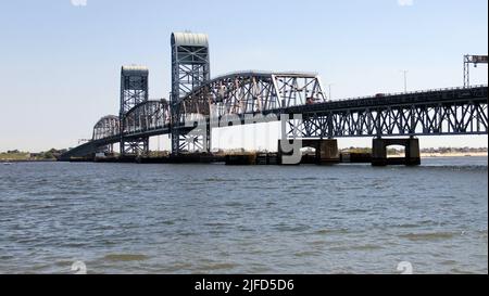 Marine Parkway–Gil Hodges Memorial Bridge, Blick von der Brooklyn-Seite in Richtung Queens, New York, NY, USA Stockfoto