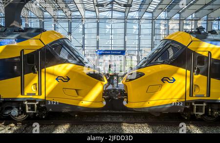 Rotterdam, Niederlande. 02.. Juli 2022. 2022-07-02 10:24:53 ROTTERDAM - Intercity New Generation (ICNG) in Rotterdam Central.ANP LEX VAN LIESHOUT niederlande Out - belgium Out Credit: ANP/Alamy Live News Stockfoto