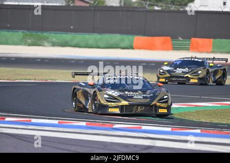 Misano, Italien. 02.. Juli 2022. Fanatec GT World Challange - Misano QUALIFYING 1 Credit: Independent Photo Agency/Alamy Live News Stockfoto