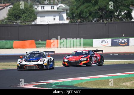 Misano, Italien. 02.. Juli 2022. Fanatec GT World Challange - Misano QUALIFYING 1 Credit: Independent Photo Agency/Alamy Live News Stockfoto