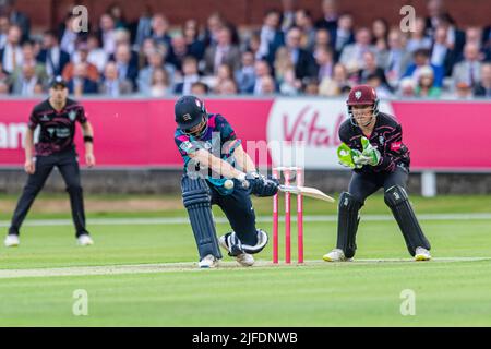 London, Großbritannien. 01. Juli 2022. Jack Davies von Middlesex (links) Fledermäuse während T20 Vitality Blast - Middlesex vs Somerset auf dem Lord's Cricket Ground am Freitag, 01. Juli 2022 in LONDON ENGLAND. Kredit: Taka G Wu/Alamy Live Nachrichten Stockfoto