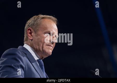 Der ehemalige Präsident des Europäischen Rates, Donald Tusk, wird seine Rolle als Präsident der Europäischen Volkspartei (EVP) verlassen, sagte er auf dem EVP-Forum und kündigte seine Rückkehr zur Innenpolitik als Anführer der größten polnischen Opposition an. Stockfoto