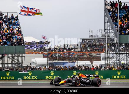 SILVERSTONE - Max Verstappen (Oracle Red Bull Racing) während des freien Trainings 3. vor dem Grand Prix von Großbritannien F1 in Silverstone am 2. Juli 2022 in Silverstone, England. REMKO DE WAAL Kredit: ANP/Alamy Live News Stockfoto