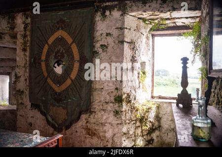 Oranmore Castle, ein 800 Jahre altes Nationaldenkmal an der Galway Bay in Oranmore, Irland. Stockfoto