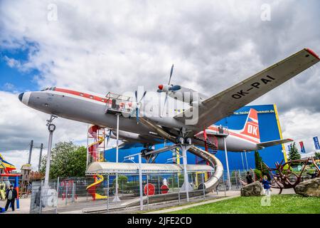 SINSHEIM, DEUTSCHLAND - MAI 2022: Weißes rotes Iljuschin Il-18 sowjetisches Turboprop-Flugzeug 1957 Stockfoto