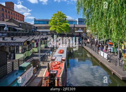 Street Food Stände in Camden Lock, Camden Market, London, England, Großbritannien Stockfoto