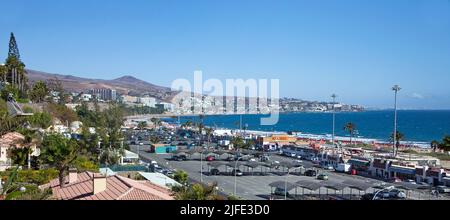 Geschäfte, Bars und Restaurants am Strand von Playa del Ingles, Grand Canary, Kanarische Inseln, Spanien, Europa Stockfoto