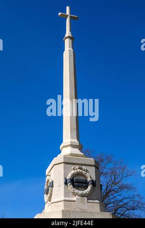 Norfolk, Großbritannien - 8. 2022. April: Das Kings Lynn war Memorial befindet sich in Tower Gardens, in der Stadt Kings Lynn in Norfolk, Großbritannien. Stockfoto