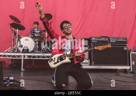 Justin James Hayward Young von der Band The Vaccines spielt auf der Bühne des Popaganda Festivals in Stockholm, Schweden. Stockfoto