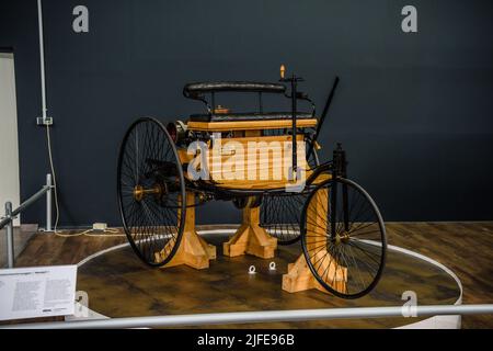 SINSHEIM, DEUTSCHLAND - MAI 2022: Benz Patent Motorwagen Modell 1 1886. Stockfoto
