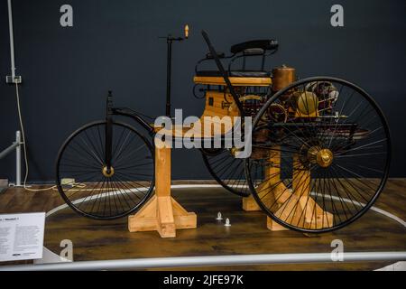 SINSHEIM, DEUTSCHLAND - MAI 2022: Benz Patent Motorwagen Modell 1 1886. Stockfoto