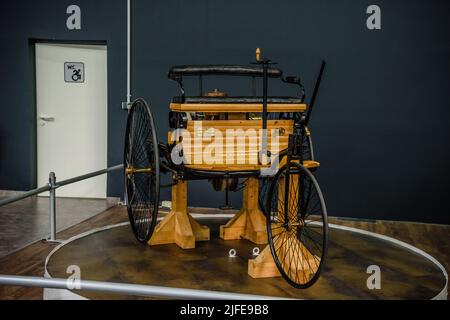 SINSHEIM, DEUTSCHLAND - MAI 2022: Benz Patent Motorwagen Modell 1 1886. Stockfoto