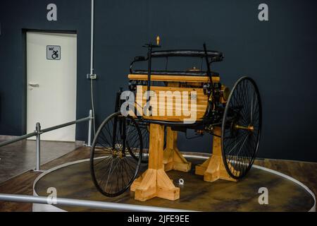 SINSHEIM, DEUTSCHLAND - MAI 2022: Benz Patent Motorwagen Modell 1 1886. Stockfoto