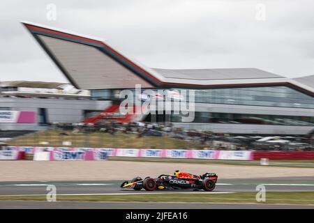 Silverstone, Großbritannien. 02.. Juli 2022. 01 VERSTAPPEN Max (nld), Red Bull Racing RB18, Action während der Formel 1 Lenovo British Grand Prix 2022, 10. Runde der FIA Formel 1 Weltmeisterschaft 2022, auf dem Silverstone Circuit, vom 1. Bis 3. Juli 2022 in Silverstone, Großbritannien - Foto: Xavi Bonilla / Dppi/DPPI/LiveMedia Kredit: Independent Photo Agency/Alamy Live News Stockfoto