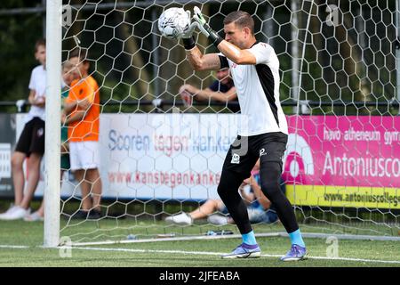 GOUDA, NIEDERLANDE - 2. JULI: Aufwärmen von Tim Coremans von Sparta Rotterdam während des Vorsaison-Freundschaftsspiel zwischen Gouds Sterrenteam und Sparta Rotterdam bei Jodan Boys am 2. Juli 2022 in Gouda, Niederlande (Foto von Hans van der Valk/Orange Picics) Credit: Orange Pics BV/Alamy Live News Stockfoto