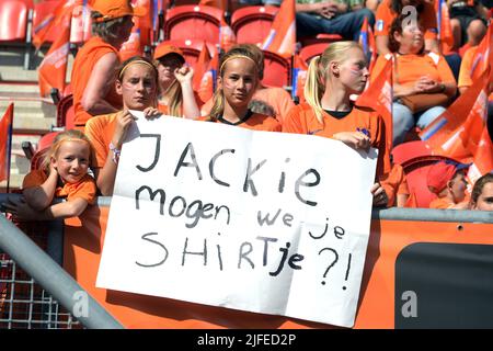 ENSCHEDE - die Orange Legion beim Freundschaftsspiel der Niederlande und Finnlands im Stadion De Grolsch Veste am 2. Juli 2022 in Enschede, Niederlande. ANP GERRIT VAN COLOGNE Stockfoto