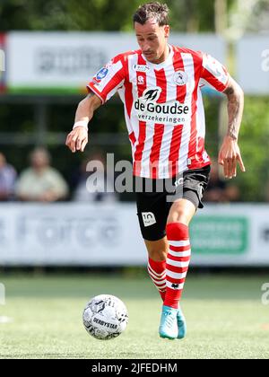 GOUDA, NIEDERLANDE - 2. JULI: Mario Engels von Sparta Rotterdam während des Vorsaison-Freundschaftsspiel zwischen Gouds Sterrenteam und Sparta Rotterdam bei Jodan Boys am 2. Juli 2022 in Gouda, Niederlande (Foto: Hans van der Valk/Orange PicBilder) Stockfoto