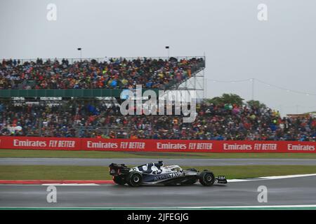 2.. Juli 2022, Silverstone Circuit, Silverstone, Northamptonshire, England: Großer Preis von Großbritannien F1, Qualifikationstag: Scuderia AlphaTauri, Pierre Gasly Stockfoto