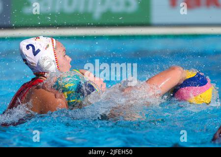 BUDAPEST, UNGARN - 2. JULI: Cristina Nogue Frigola aus Spanien, Tilly Kearns aus Australien während der FINA World Championships Budapest 2022 5.-6. Platzspiel Spanien gegen Australien am 2. Juli 2022 in Budapest, Ungarn (Foto: Albert ten Hove/Orange Picts) Stockfoto