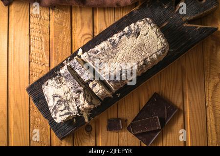 Traditionelle orientalische Dessert süße Halva. Halva aus Sonnenblumenkernen. Stockfoto