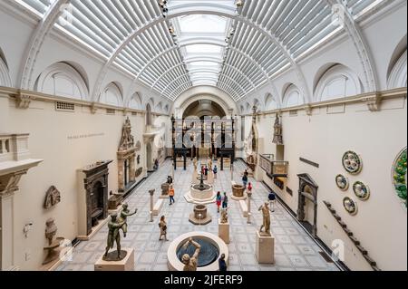 Medieval and Renaissance Gallery, Victoria and Albert Museum, London Stockfoto