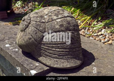 Große Beton Schnecke Garten Ornament Stockfoto