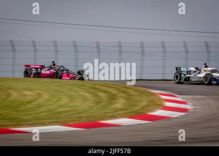 Lexington, OH, USA. 1.. Juli 2022. HELIO CASTRONEVES (06) aus Sao Paulo, Brasilien, übt auf dem Mid Ohio Sports Car Course in Lexington OH für den Honda Indy 200. (Bild: © Walter G. Arce Sr./ZUMA Press Wire) Stockfoto