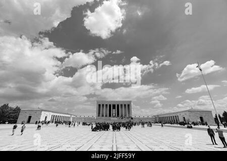 Monochrome Ansicht von Anitkabir oder Mausoleum von Mustafa Kemal Ataturk in Ankara. 10.. november oder 10 kasim Hintergrundbild. Ankara Türkei - 5.16.2022 Stockfoto