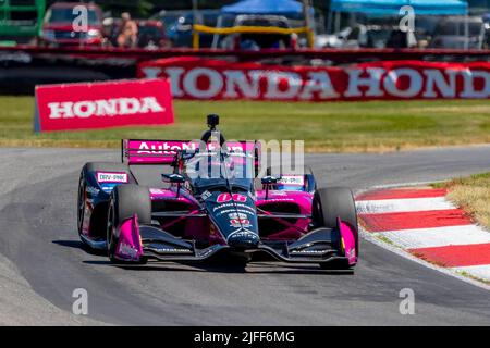 Lexington, OH, USA. 2.. Juli 2022. HELIO CASTRONEVES (06) aus Sao Paulo, Brasilien, qualifiziert sich für den Honda Indy 200 auf dem Mid Ohio Sports Car Course in Lexington, OH, USA. (Bild: © Walter G. Arce Sr./ZUMA Press Wire) Stockfoto