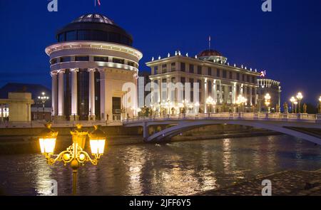 Nordmakedonien, Skopje, Vardar River, Finanzpolizei, Ministerium für auswärtige Angelegenheiten, Stockfoto