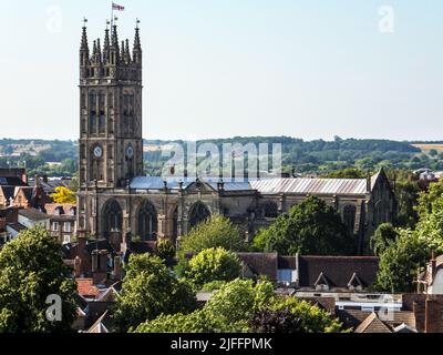 Die gotische Stiftskirche St. Mary aus dem Jahr 1704 in Warwick, Warwickshire, England, Großbritannien. Stockfoto