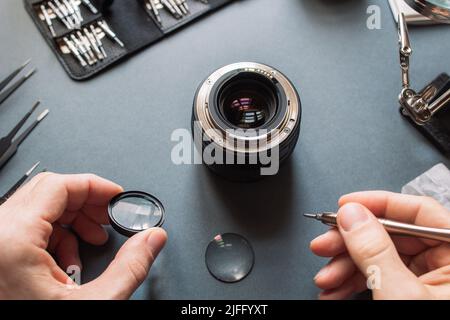 Foto Kamera Objektiv Reparatur-Set. Wartungstechniker Stockfoto