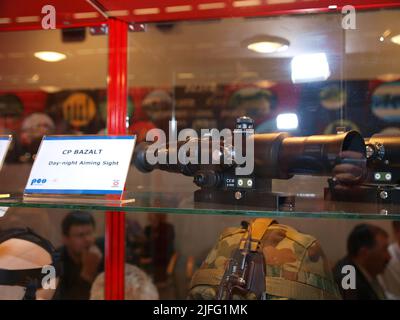 CP BAZALT Tag-Nacht-Zielblick in der Militärausstellung Eurosatory 2008 Stockfoto