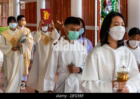 Weihnachtsmesse in der Mariä-Himmelfahrt-Kirche, Banglamung Siam Country Club, Pattaya, Chonburi, Thailand Stockfoto