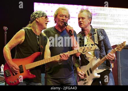 Ian Gillan, Roger Glover und Simon McBride von Deep Purple, während des Woosh! Tour, 2.. Juli, im Auditorium Parco della Musica, Rom, Italien Stockfoto