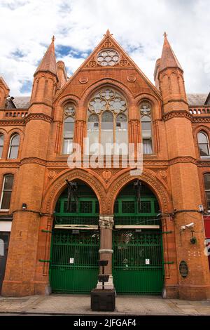 Dublin, Irland - 22. Mai 2022: Geschlossener Eingang von George's Arcade im Zentrum von Dublin, Irland. Stockfoto