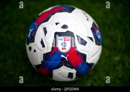 OFFIZIELLER PUMA Match Ball EFL 22/23 Stockfoto